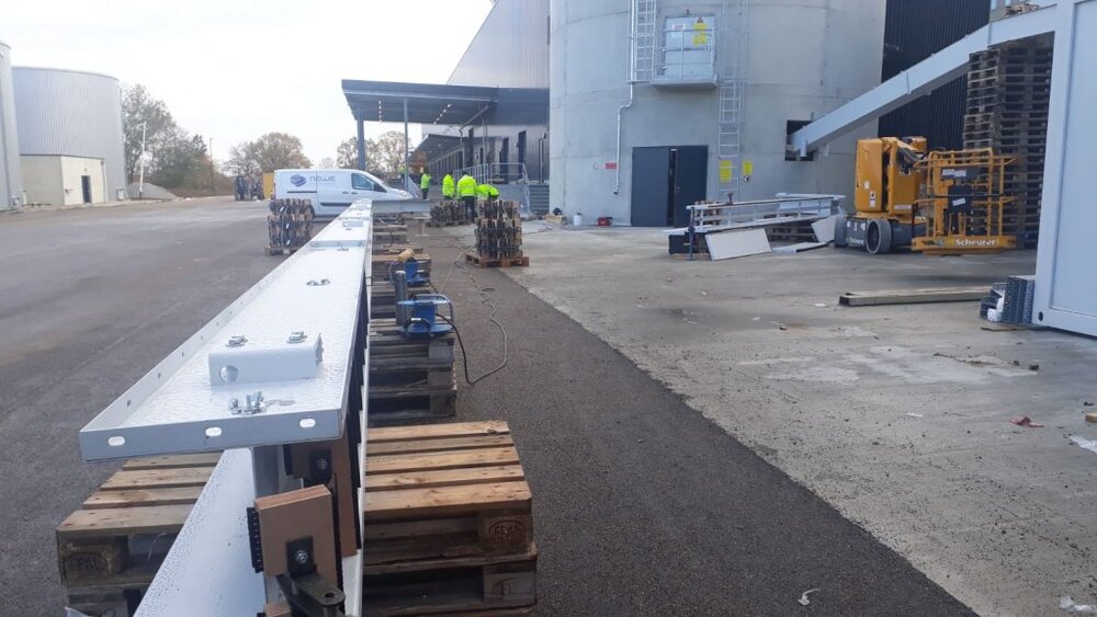 Montáž pásového dopravníku